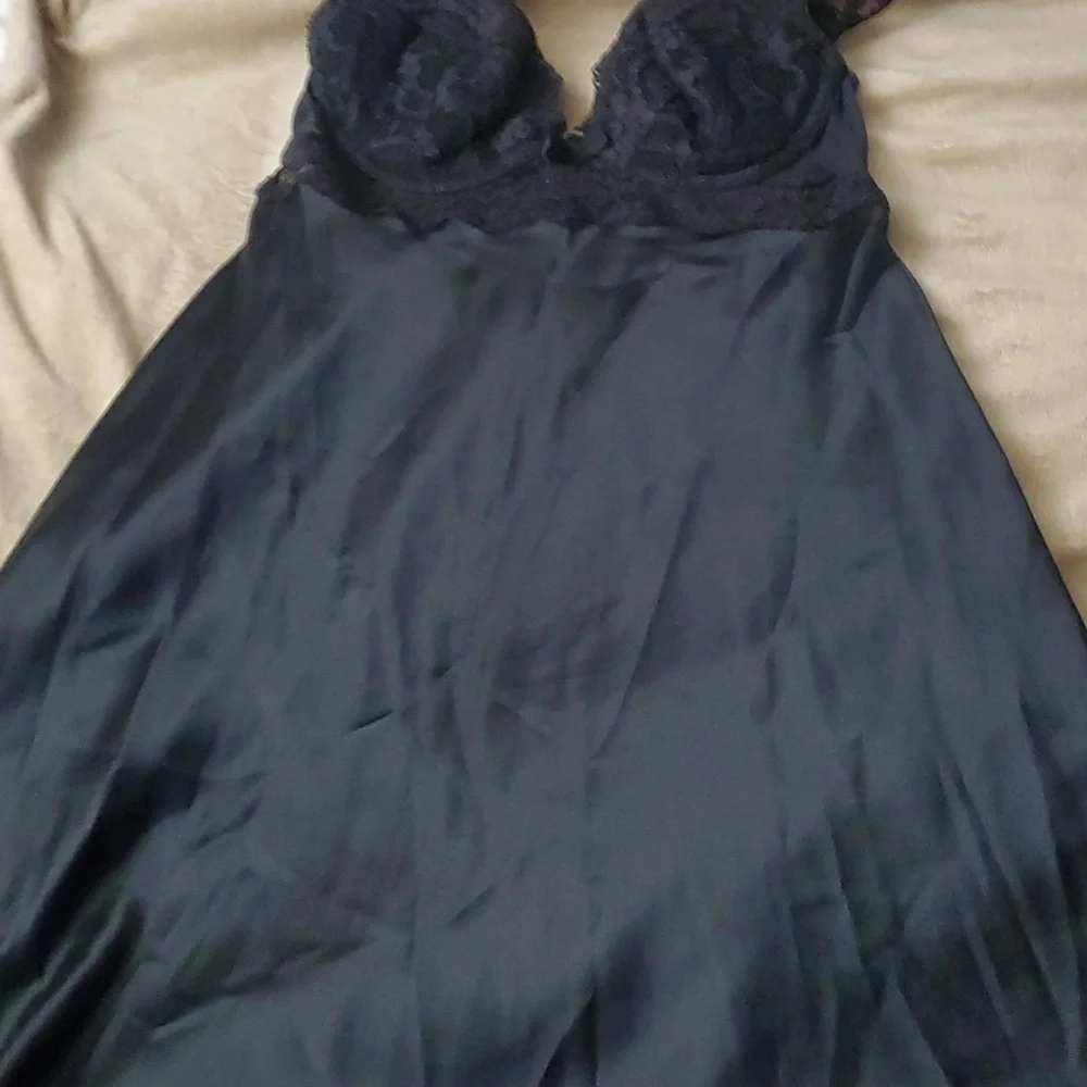 Victoria secert camisole S - Picture 2 of 8